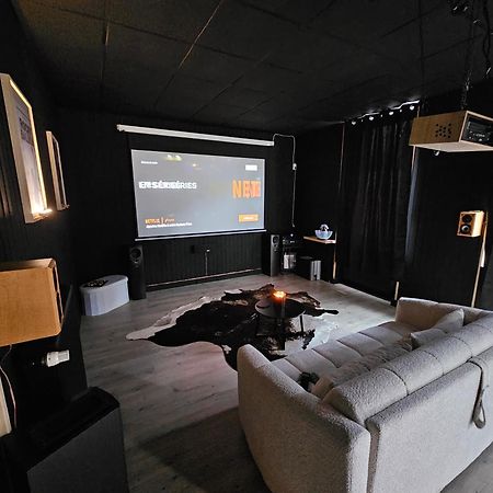 Black Box Cinema Appartement Avec Balneo Épinal Exterior foto